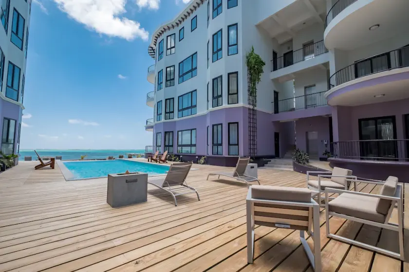 Deluxe Ocean View Suites D2- Pool/Jacuzzi/heart of Town - Image 1