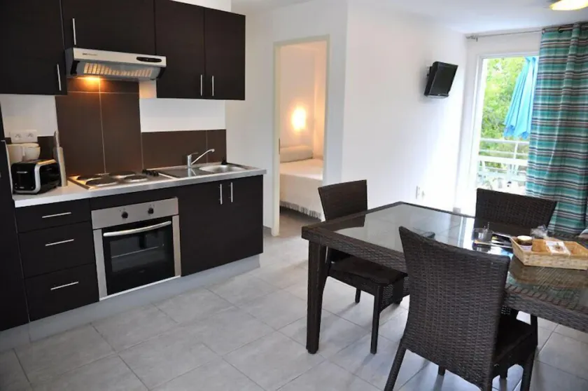 Apartment Lagon 2/4 pers pool access 300m from the sea - Image 1