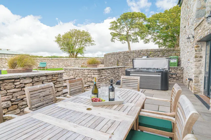 OLD STABLE, family friendly, country holiday cottage in Aldingham - Image 1