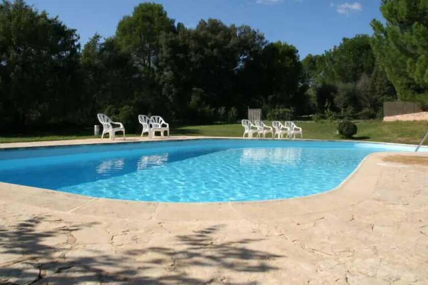 Lou Petarel Charming house with shared pool nature an calm in Provence - Image 1