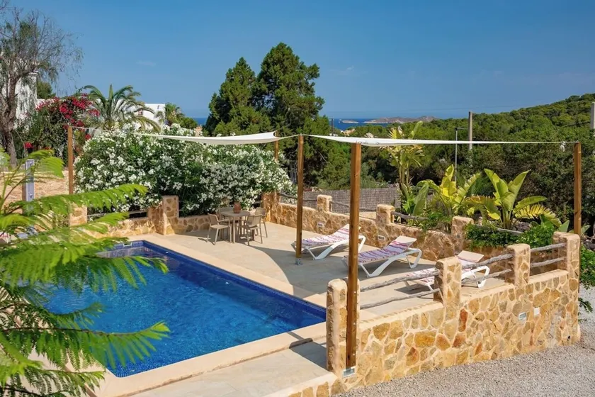 Bekvämt sommarhus med pool, grill, 150m från snabbköpet, 1,5km Cala Vadella stranden - Image 1