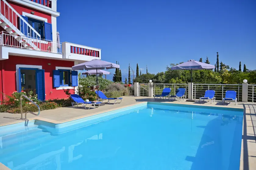 VILLA WITH TOTAL PRIVACY AND WALK DISTANCE TO THE BEACH AND FISKARDO CENTRE - Image 1