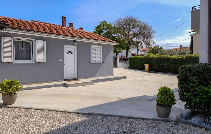 Holiday house Zminj for 1 - 6 persons with 2 bedrooms - Holiday home - Image 1