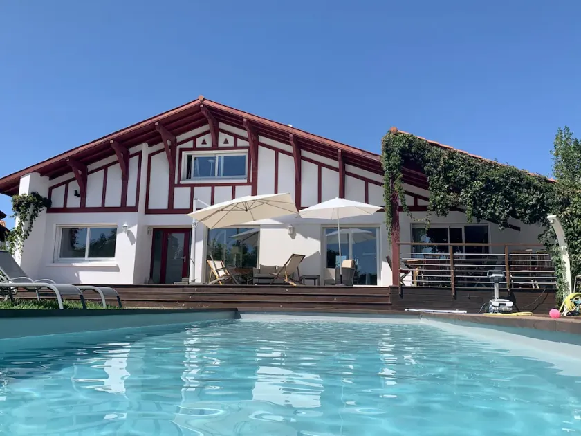 Jewel of the Basque Country: Mellan poolen och stränderna, ultramöblerad villa. - Image 1