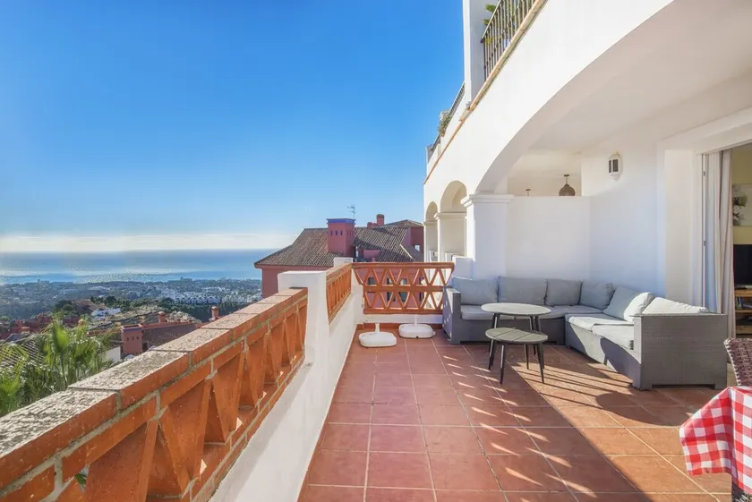 Ferienwohnung \"Astonishing view modern apartment\" mit Gemeinschaftspool und WLAN - Image 1