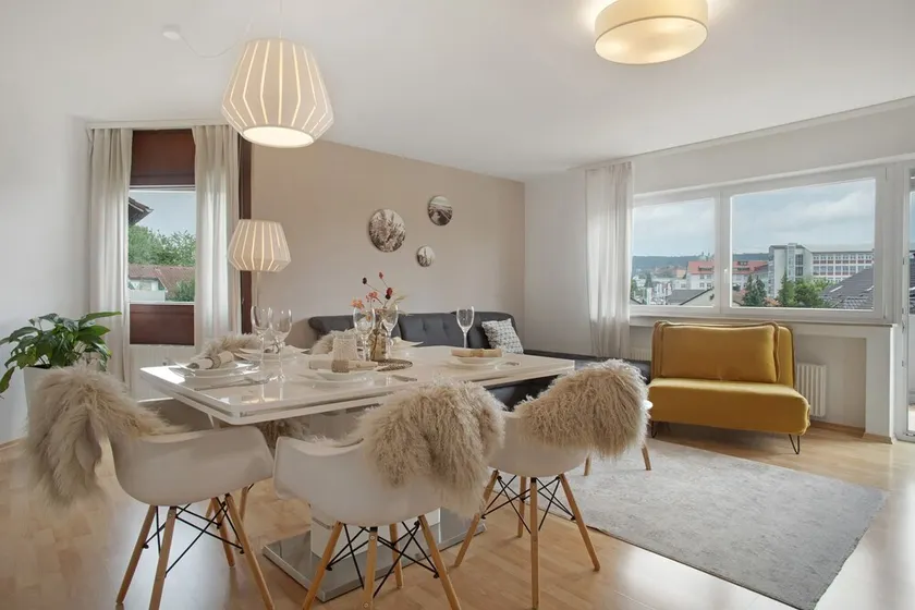Appartamento 'Geräumige Schöne Ferienwohnung' con terrazza privata, balcone e Wi-Fi - Image 1