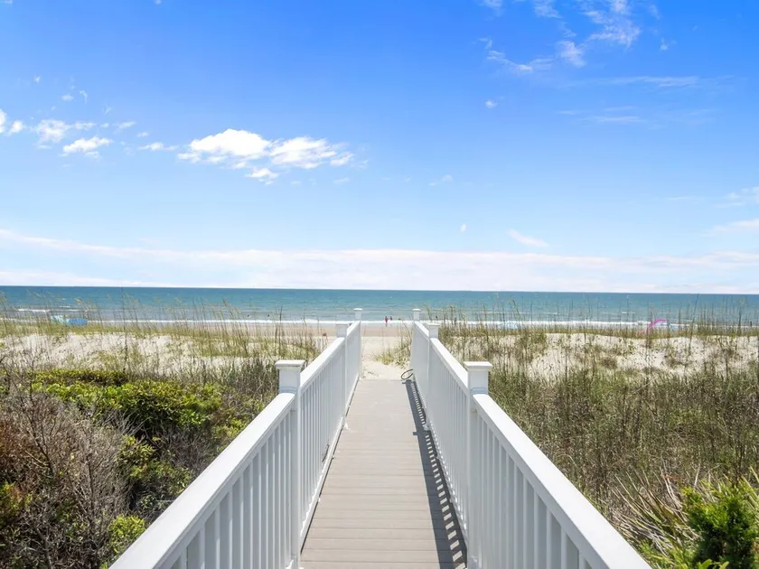 Oceanfront vacation home - EAST - Image 1