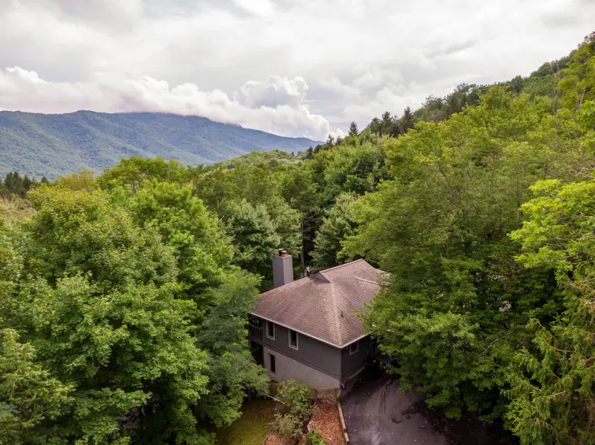 Grand View: vista sulle montagne, biliardo, pozzo del fuoco, accesso ai servizi di Beech Mtn Club! - Image 1