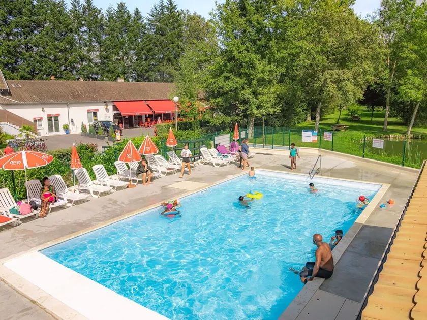 Proche Disney & Paris | Camping 4* avec piscine - Image 1