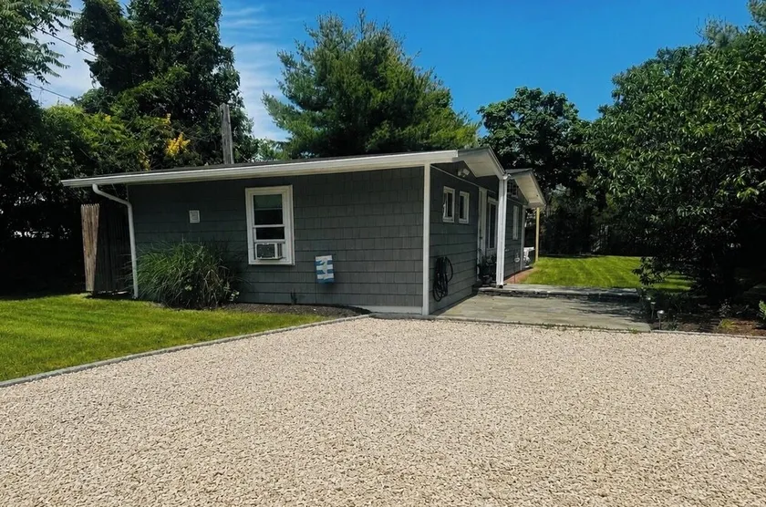 Sommerhus ved Shinnecock-kanalen og 2 min til Meschutt-stranden! - Image 1