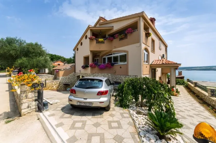 Cozy house with sea view, garden and terrace, free WiFi - Image 1