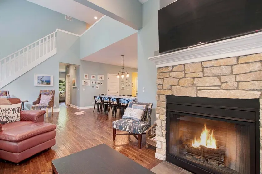 Murphy's Landing: Luxury Home w/ Lake Michigan Access, Screen Porch & Fire Pit - Image 1