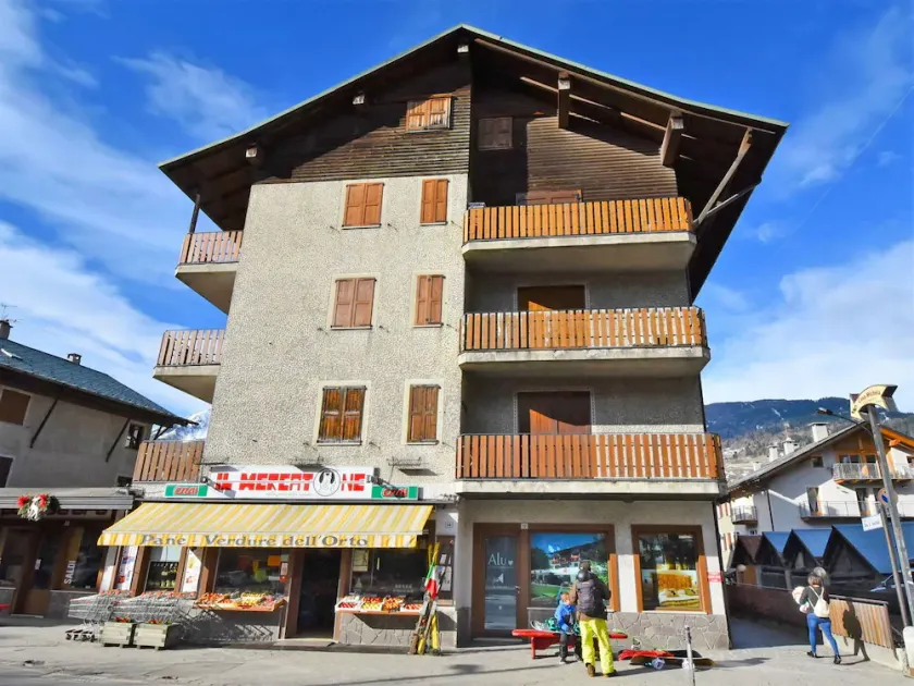Beautiful apartment for 3 guests with TV, terrace and pets allowed - Image 1