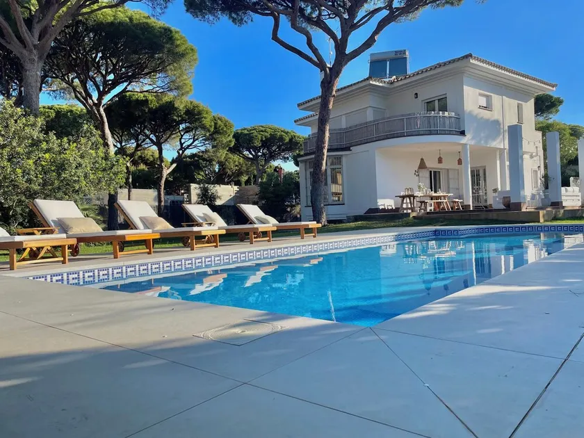 Schöne, freistehende Villa mit großem Pool, nur 5 Minuten Fußmarsch vom Strand - Image 1
