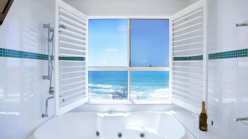 Villa Seascapes with sweeping waterviews - Image 1