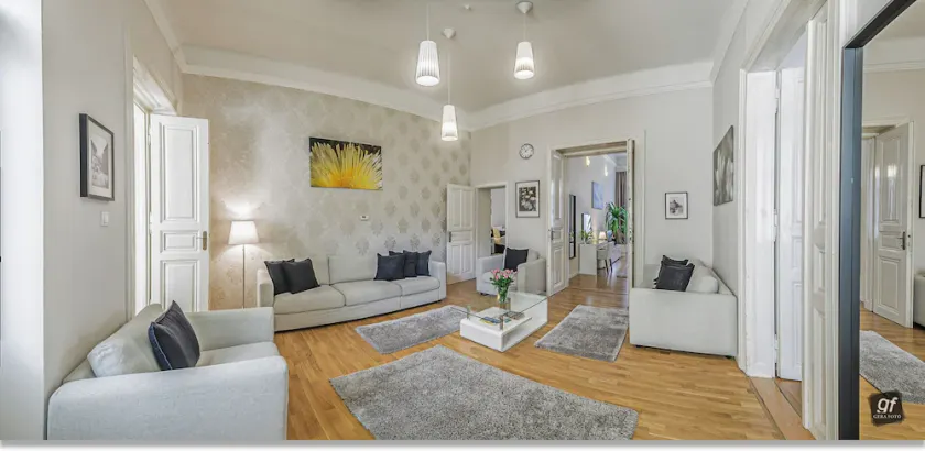 First Class Apartment - 160 sq.m,  4 Bedrooms + 4 Bathrooms, in centre - Image 1