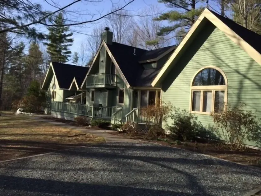 Moultonborough 4BR, 2400SF, Suissevale, 1/2 ml zum Strand, 3 ml Castle in Clouds - Image 1