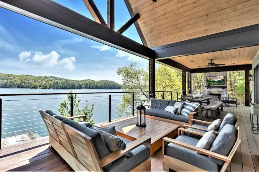 Turtlehead 520: Luxurious 6BR retreat in scenic Salem, SC, perfect for family getaways. - Image 1