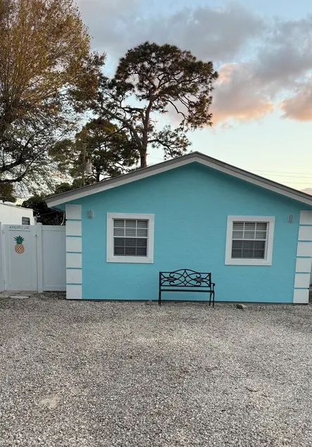 Cozy Downtown Stuart Cottage. Bring your boat 1.3m from ramps beaches & downtown - Image 1