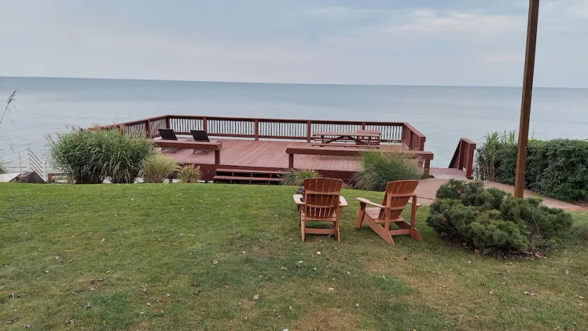 Lakefront - 4BR w/Hot Tub & Sauna - Image 1