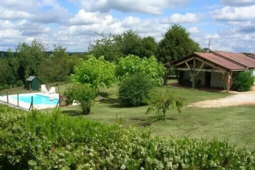 Quiet surrounded by greenery a home for a rest assured. - Image 1