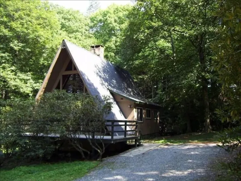 Blowing Rock Cabin on Relaxing Mountain Stream - Image 1