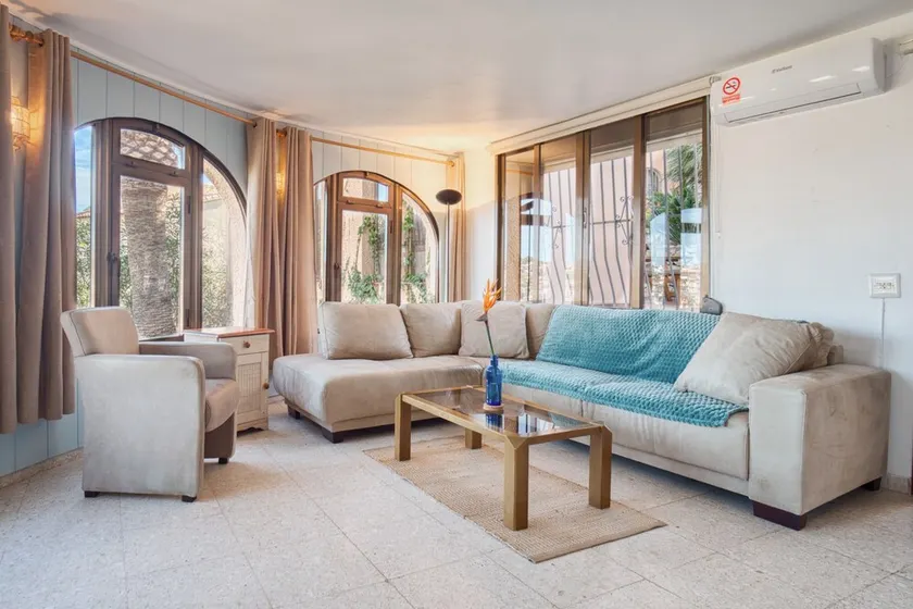 Holiday Apartment \"Charissa\" with Sea View, Shared Pool & Wi-Fi - Image 1