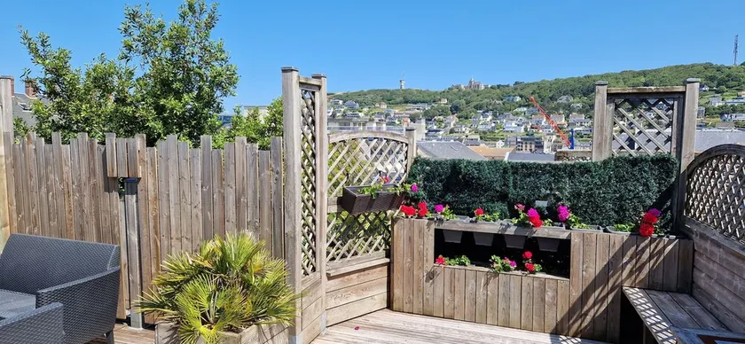 Bel Appartement Duplex Avec Belle Terrasse à Proximité de la mer - Image 1