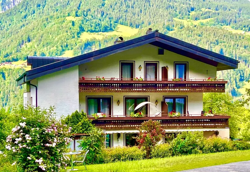 Ferienwohnung 'Jordis' mit Bergblick, privater Terrasse, Garten und WLAN - Image 1
