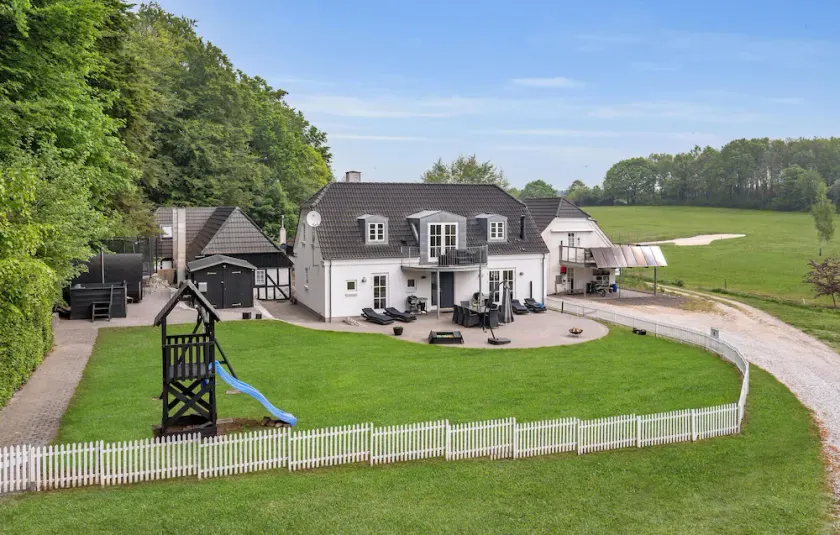Gorgeous home in Juelsminde with sauna - Image 1