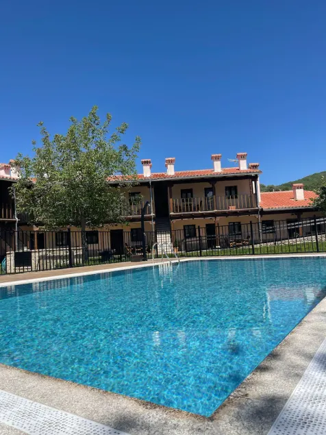 Apartments with swimming pool in the heart of the Jewish neighborhood of Hervás - Image 1