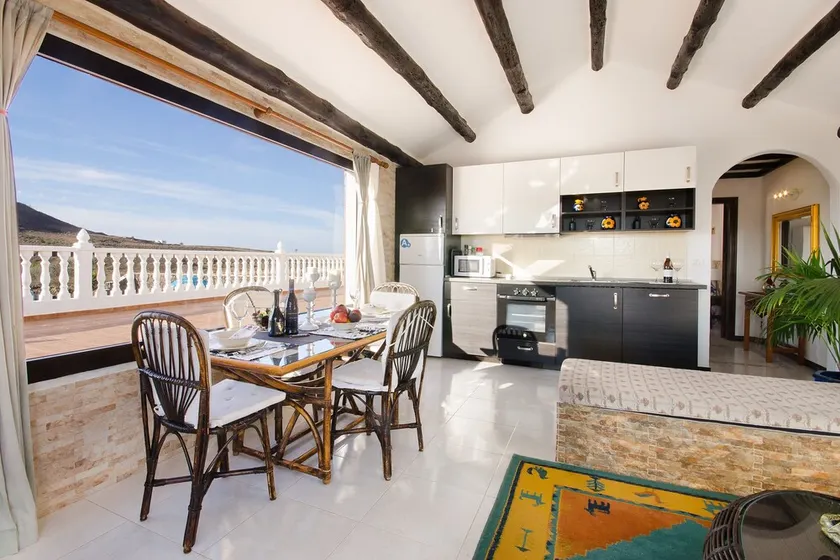 Clara Suite 3 con piscina, vista panoramica, terrazza e giardino - Image 1