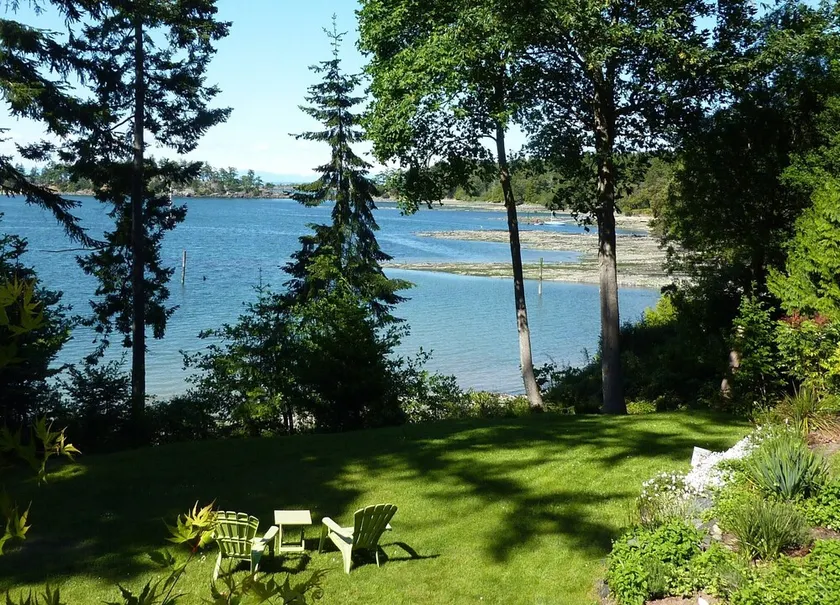 Beautiful Waterfront Home in the Gulf Islands, Saturna Island - Image 1
