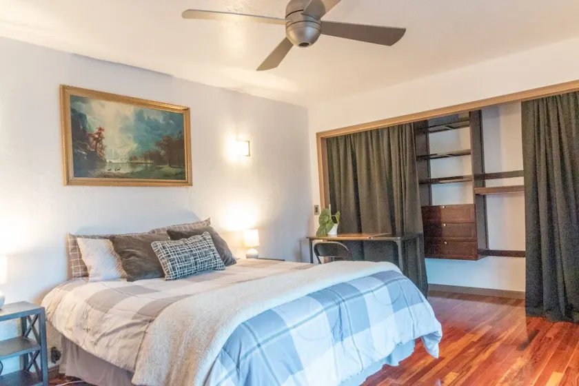 Private Room and Entrance, amazing views, deck space. - Image 1