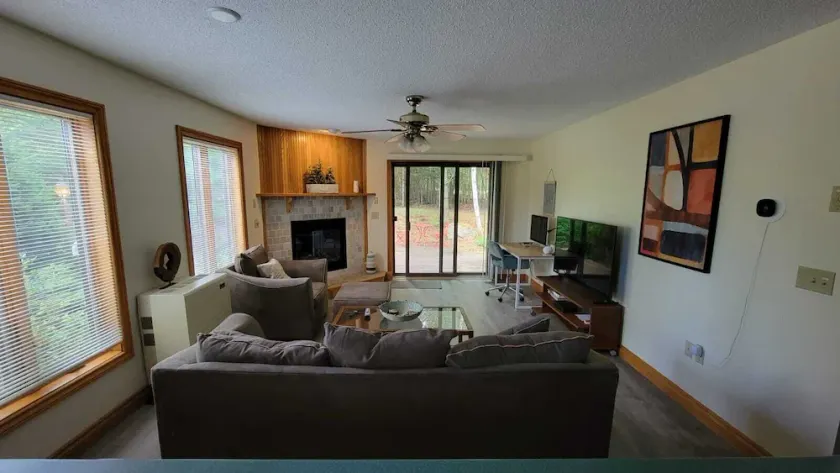 White Mountain Escape - Cozy Home with Fireplace & River Access - Image 1