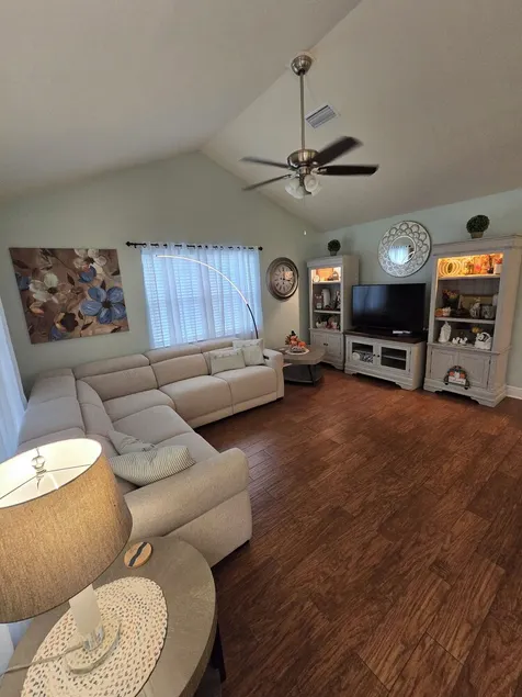 Reviews, Location, Amenities, Owner Managed. That's why. Book it. - Image 1