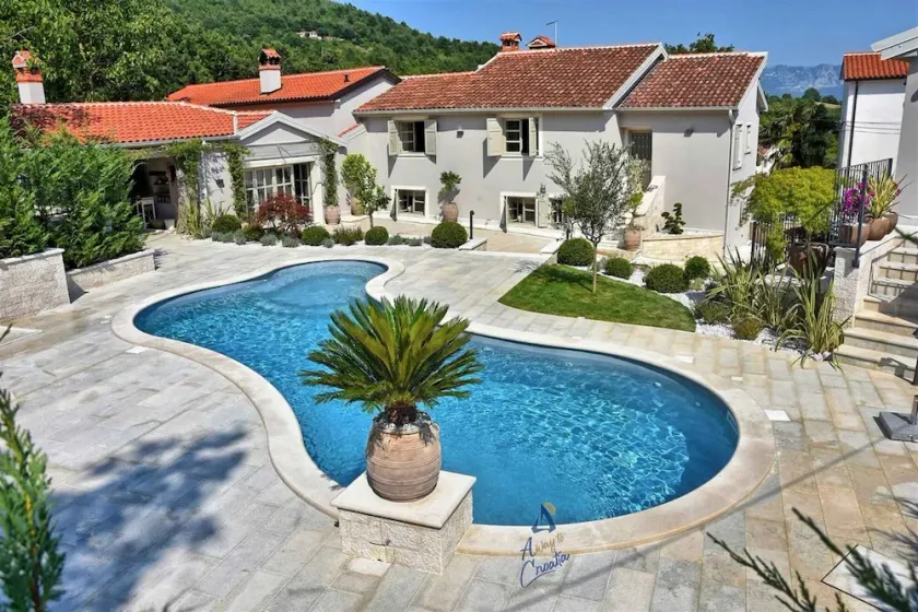 Unique beautifully designed villa with pool for groups up to 10 guests - Image 1