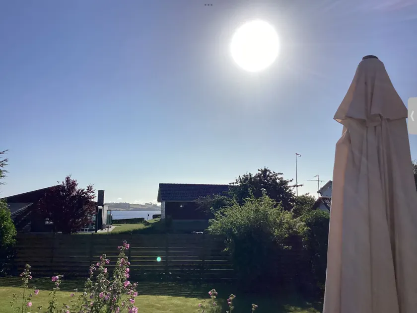 Luksus sommerhus med havudsigt, 2 badeværelser, spa-område, jacuzzi og sauna - Image 1