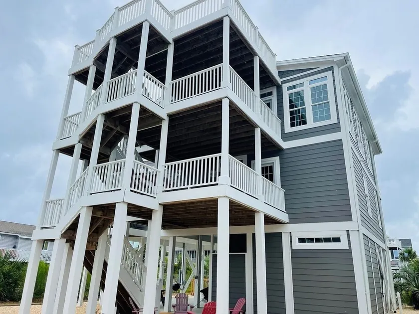 Compass Rose 4 Bedroom Home by RedAwning - Image 1