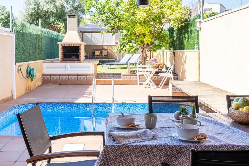Maison de vacances \"Another Day in Paradise\" avec vue sur la montagne, piscine et Wi-Fi - Image 1