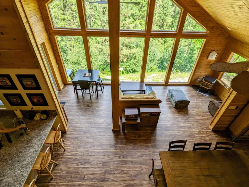 Mountain Retreat, Spacious Cabin on 2.5 acres, firepit and trails - Image 1