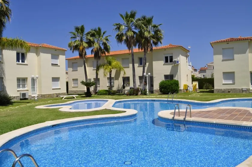 Family Beach Club Sevilla II - Image 1