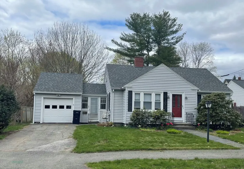 Quiet single-level fully furnished house - Image 1