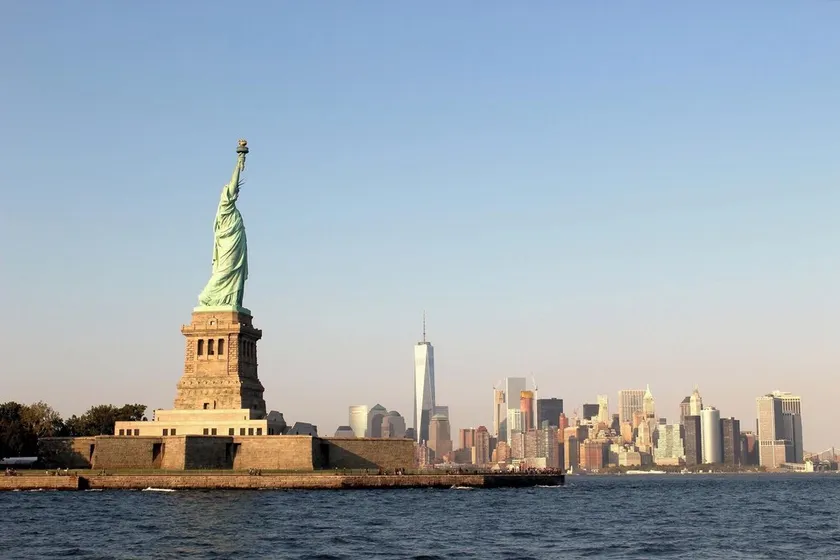 Prime Location! 2 Convenient Units, Pets Allowed, Minutes to Statue of Liberty! - Image 1