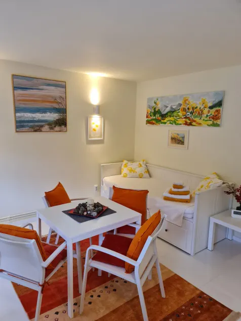 Apartment White Busteni - Image 1