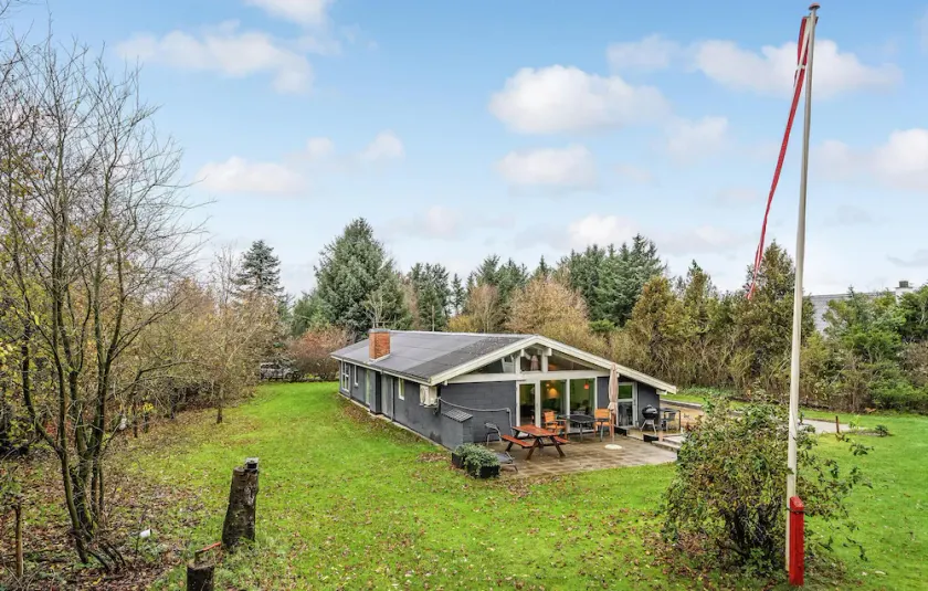 4 Bedroom Beautiful Home In Spøttrup - Image 1