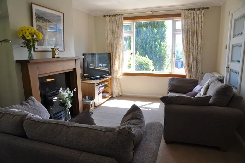 House With Beautiful Views to Edinburgh Skyline - Image 1