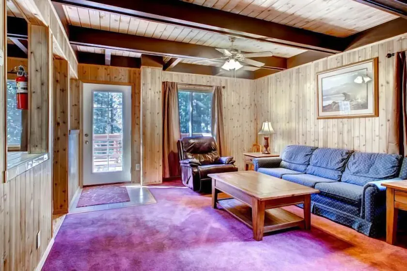 Perché au sommet des Pins de Yosemite, plaisir et détente vous attendent dans ce duplex rustique ... - Image 1