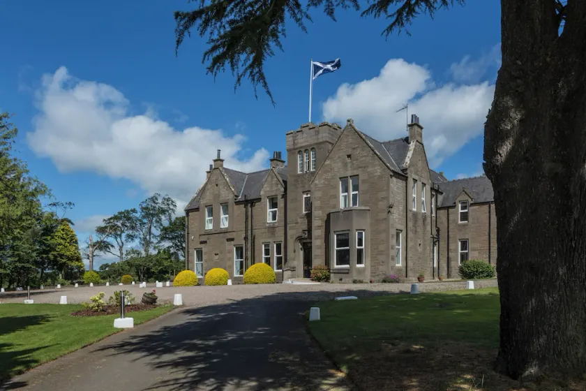 Victorian Mansion, entièrement rénové, peut accueillir 24 personnes dans 12 chambres avec salle de bain - Image 1