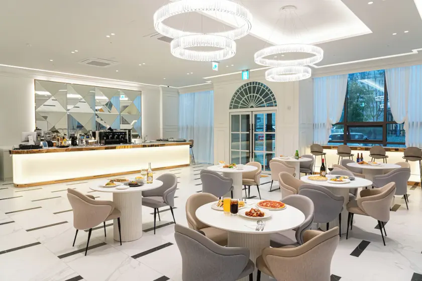 The Gleam Hotel - Image 1